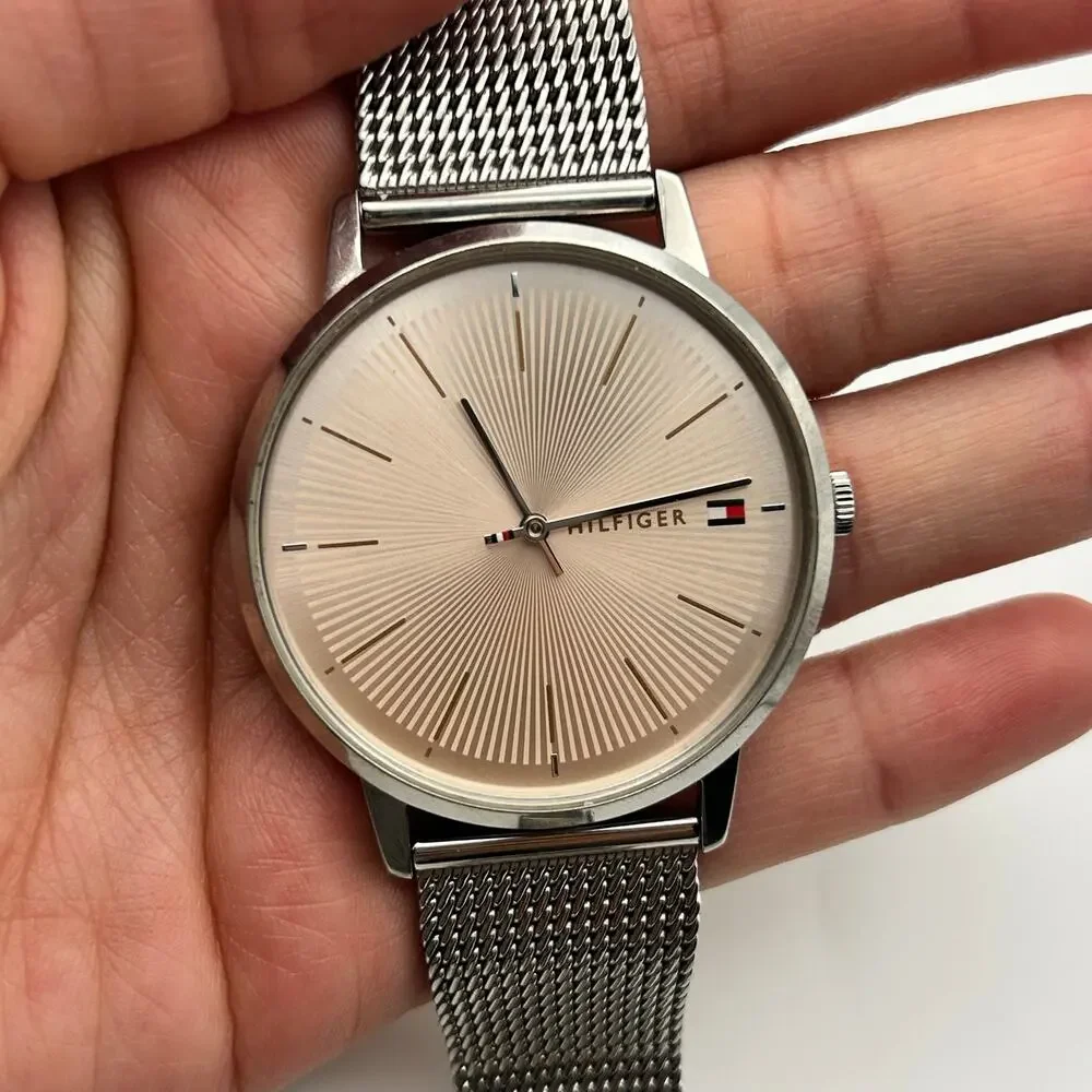 Tommy Hilfiger Alex Silver-tone Blush Sunray Dial Working New Battery